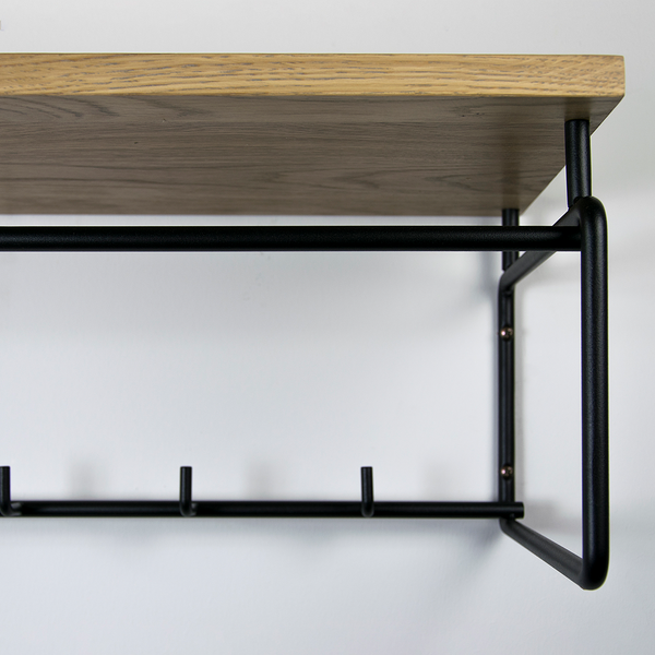 Wandgarderobe Opp III - Eiche massiv / Metall  - Eiche / Schwarz
