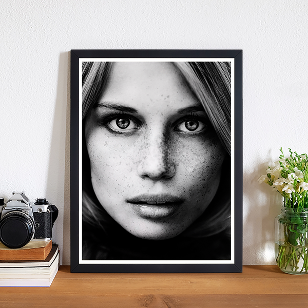 Bild Portrait of a Young Model - Buche massiv / Plexiglas - 32 x 42 cm