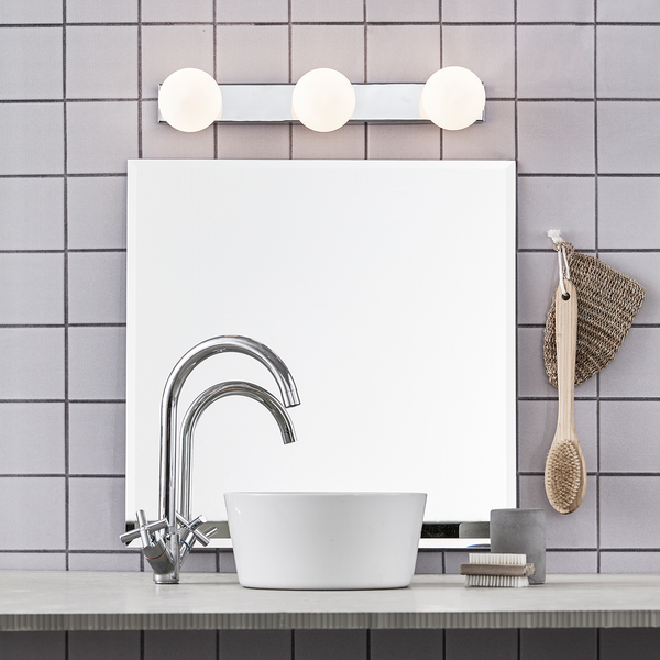 LED-Badleuchte Mini II - Milchglas / Edelstahl - 3-flammig - Silber