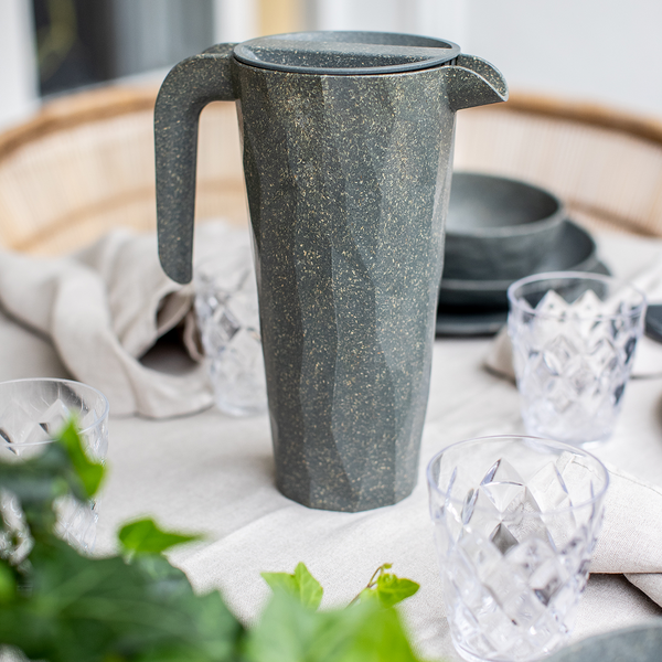 Krug Club Pitcher II - Superglas / Fichte - Dunkelgrau