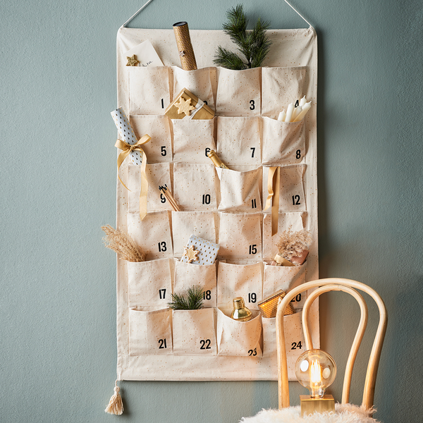 Adventskalender SANTA IS COMING - Ahorn / Baumwollstoff - Gold