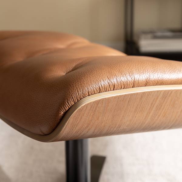 Polsterhocker HARRIGA - Leder / Eisen - Hellbraun / Schwarz - Echtleder Ulicia: Cognac