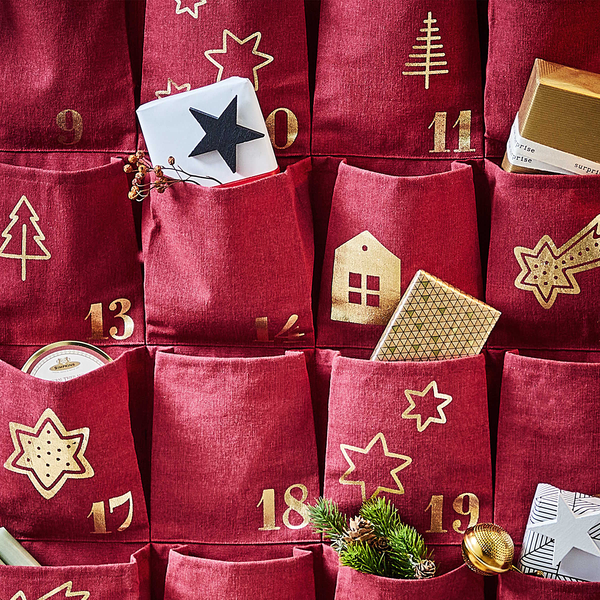 Adventskalender SANTA IS COMING - Baumwolle / Akazie - Rot