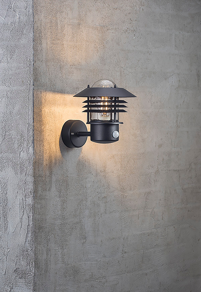 Wandleuchte Vejers Up Sensor - Aluminium - 1-flammig - Schwarz