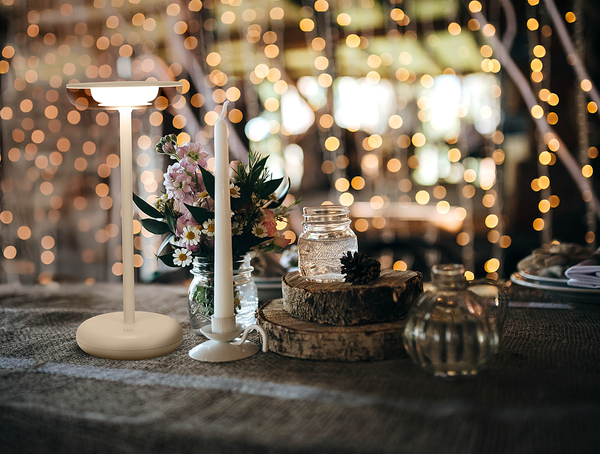 LED-Tischleuchte Pasi - Acrylglas / Eisen - 1-flammig - Beige