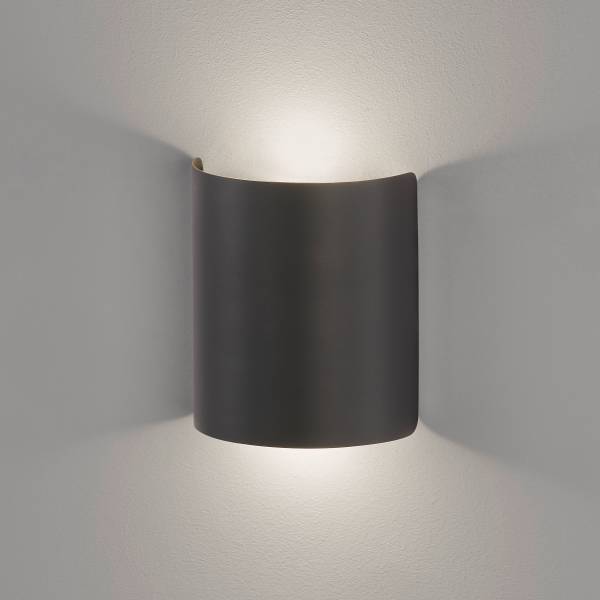 LED-Wandleuchte Halv - Eisen - 1-flammig - Schwarz