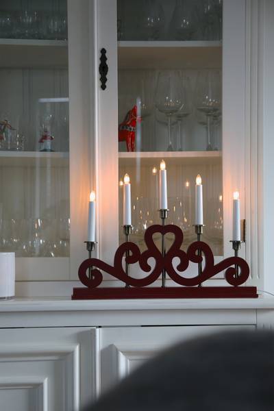 Kerzenständer Eneby - Eisen / Polyresin / MDF - Rot / Weiß