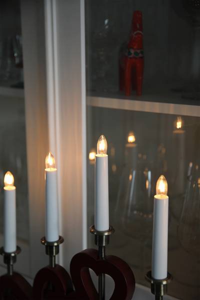 Kerzenständer Eneby - Eisen / Polyresin / MDF - Rot / Weiß