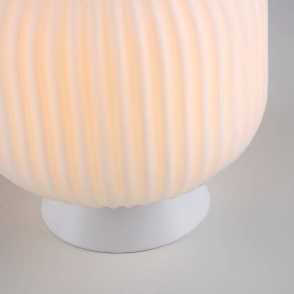 Tischleuchte Nami - Milchglas / Eisen - 1-flammig